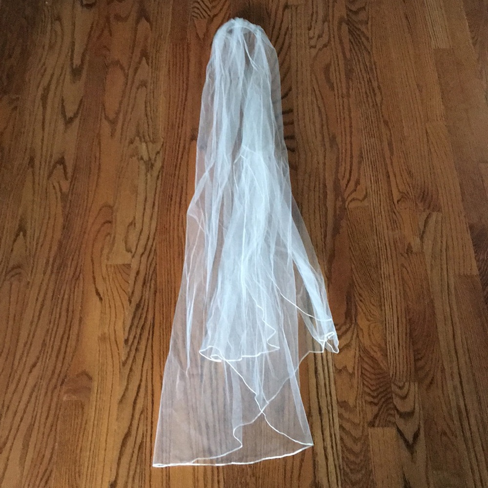 Toni Federici Veil